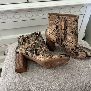 Brown Ankle Boots with Chunky Heel and Snake Print